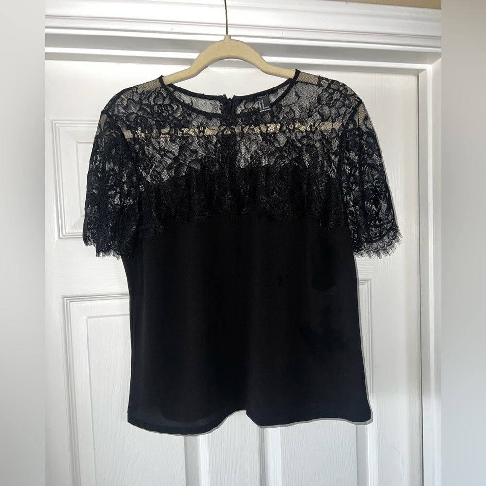 Forever21 Black lace top with a zipper on the back